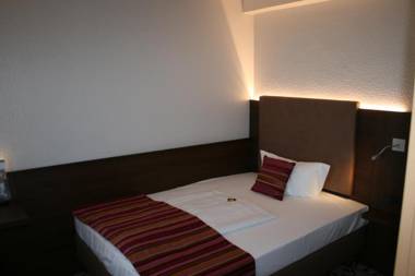 HOTEL PARQÉO im A66