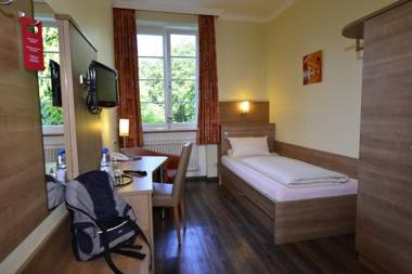 Hotel Neugebauer Am Rheinsteig