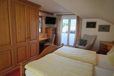 Hilleprandt - Adults Only