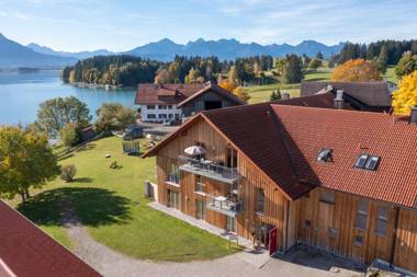 Seehotel und Appartements Schnöller