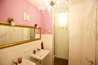 Old Kings Fuessen Design Hostel