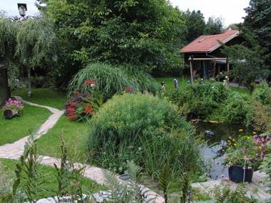 Suzanne's B&B & Gardens