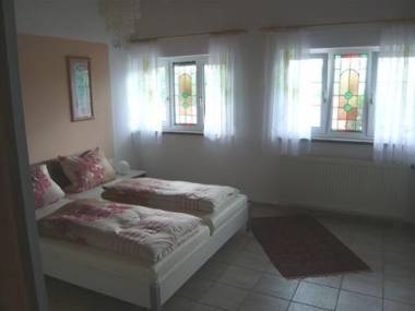 Ferienwohnungen-Roder-Ferienwohnung-III