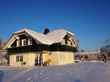 Charming Apartment in Frauenwald near the Forest