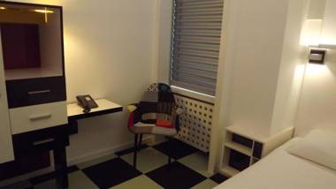 Hotel Cristall - Frankfurt City