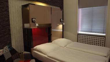 Hotel Cristall - Frankfurt City