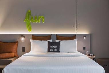Moxy Frankfurt City Center