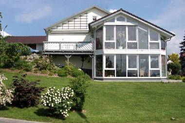 Ferienwohnung-STREUTALBLICK