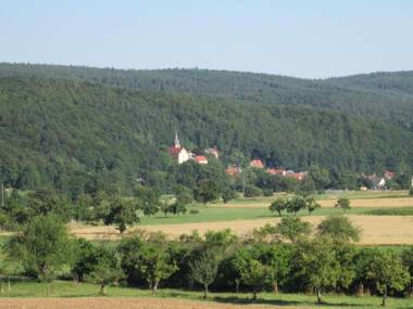 Ferienwohnung-STREUTALBLICK