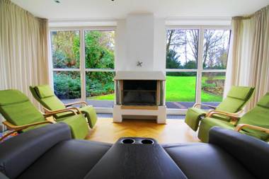 Villa EMG
