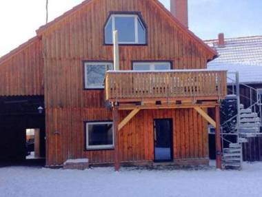 Lovely first floor apartment on the edge of the Bode Gorge with garden use