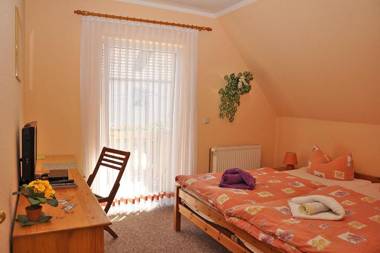 Pension "AM RENNSTEIG"