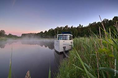 Kuhnle-Tours Bootshaus Zeuthen