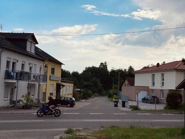 Am Landhaus - Gästezimmer und Frühstück