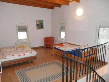 Apartment-Ferienwohnung Dresden-Briesnitz