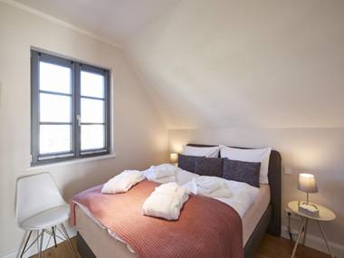 Reetland am Meer - Premium Reetdachvilla mit 3 Schlafzimmern Sauna und Kamin E16