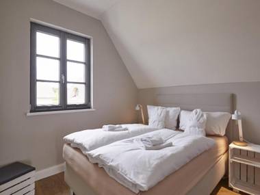 Reetland am Meer - Premium Reetdachvilla mit 3 Schlafzimmern Sauna und Kamin E24