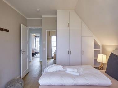 Reetland am Meer - Luxus Reetdachvilla mit 3 Schlafzimmern Sauna und Kamin E27