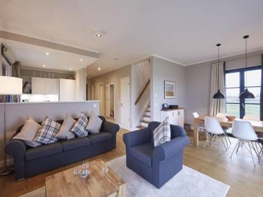 Reetland am Meer - Premium Reetdachvilla mit 3 Schlafzimmern Sauna und Kamin F10
