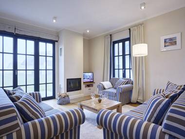 Reetland am Meer - Luxus Reetdachvilla mit 3 Schlafzimmern Sauna und Kamin F15