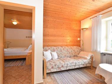 Sun-kissed Holiday Home in Drachselsried with Sauna