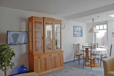 KW42-306 Haus Triton