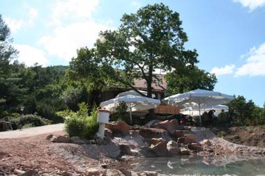 Kastanienhof Apartment und Restaurant