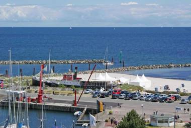Blockhaus _ zentral zum Hafen_ Str