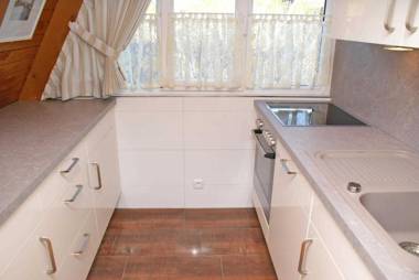 mit TV im Schlafzimmer