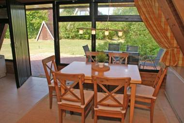 Zeltdachhaus _ sehr strandnah fuer