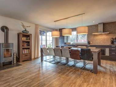 Luxury villa with fireplace near a reservoir in Nordeifel