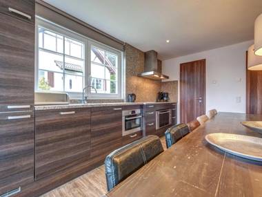 Luxury villa with fireplace near a reservoir in Nordeifel