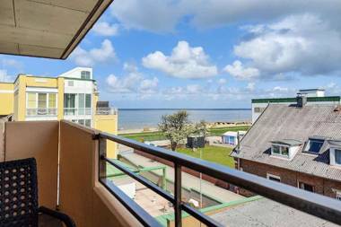 Große Ferienwohnung 8 im Haus Seeluft mit drei Balkonen und Meerblick