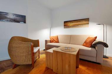 Ferienwohnung-24-in-der-Residenz-Meeresbrandung-mit-Meerblick