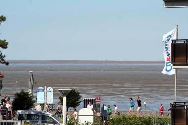 Ferienwohnung-51-mit-Teil-Meerblick-Residenz-Meeresbrandung-Duhnen