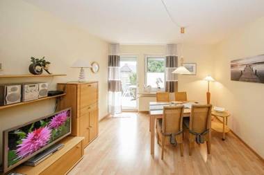 Ferienwohnung-4-mit-Sonnenbalkon-im-Landhaus-Hubertus-Duhnen