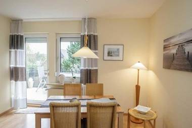 Ferienwohnung-4-mit-Sonnenbalkon-im-Landhaus-Hubertus-Duhnen