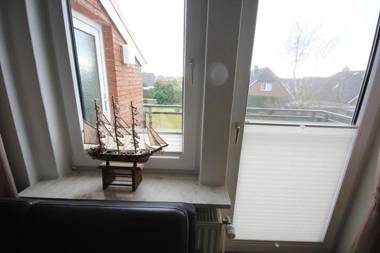 Ferienwohnung-10-mit-Balkon-Garten-Landhaus-Hubertus-Duhnen