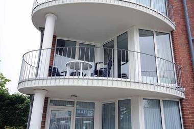 Strandnahe-Ferienwohnung-102-mit-Westbalkon-Haus-Hohe-Worth-Duhnen