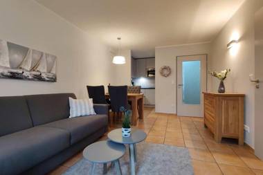 Ferienwohnung-11-mit-Terrasse-und-Strandkorb-am-Strand-Haus-Hohe-Worth-Duhnen