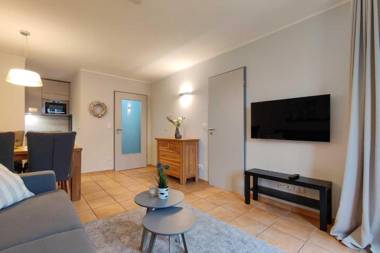 Ferienwohnung-11-mit-Terrasse-und-Strandkorb-am-Strand-Haus-Hohe-Worth-Duhnen