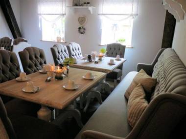 White Cottage Garden