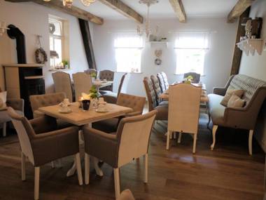 White Cottage Garden