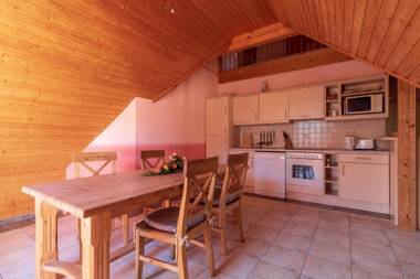 Whg-3-Falkenturm-Ferienhaus-Am-Boddenufer-Buschvitz