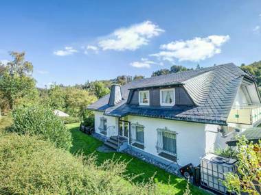 Modern Apartment in Schwalefeld with Garden