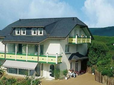 Modern Apartment in Schwalefeld with Garden