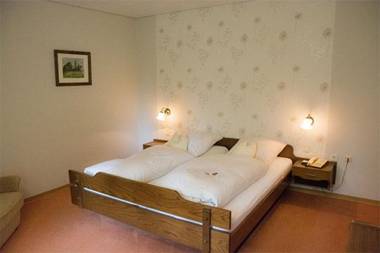 Landhotel Sonneneck - Breuna im Naturpark