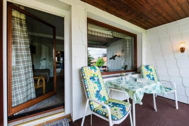 weißer Hirsch im Haus Sabine