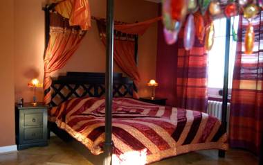 Elena Kempf Haaratelier & Guesthouse