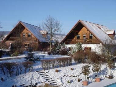 Detached holiday home with a wood stove in the Bruchttal